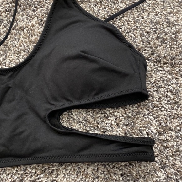 H&M Cutout Bikini Top NWT - Picture 3 of 5